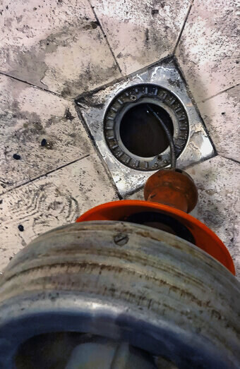 https://plumberhillarys.com.au/uploads/2025/06/blocked-drains-181066.jpg