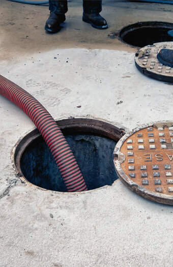 https://plumberhillarys.com.au/uploads/2025/06/blocked-drains-685004.jpg
