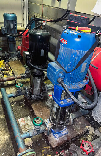 https://plumberhillarys.com.au/uploads/2025/06/commercial-plumbing-134266.jpg