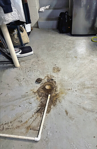 https://plumberhillarys.com.au/uploads/2025/06/emergency-plumbing-546847.jpg