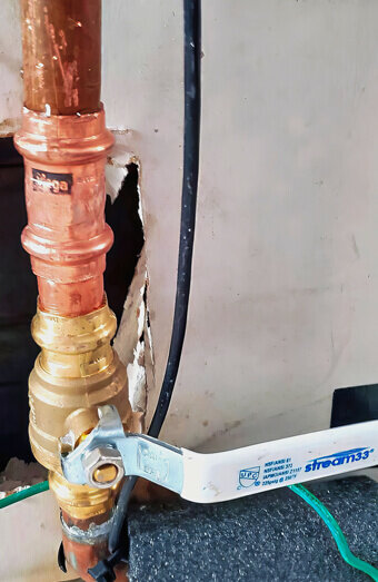 https://plumberhillarys.com.au/uploads/2025/06/gas-plumbing-904682.jpg